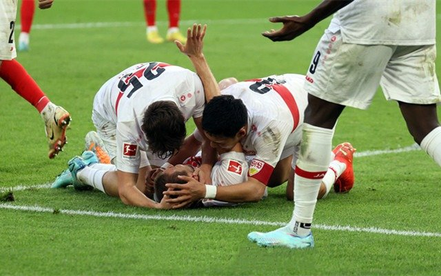 天博真人娱乐关于里程碑夜斯图加特状态回暖，足总杯今晨刷纪录，更衣室稳定，细节决定成败的信息