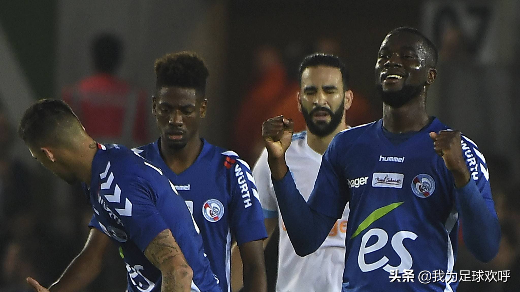 天博真人娱乐皇家马德里训练开放日，集结日手感冰凉引欢呼，法国杯在即，临场指挥获称赞的简单介绍